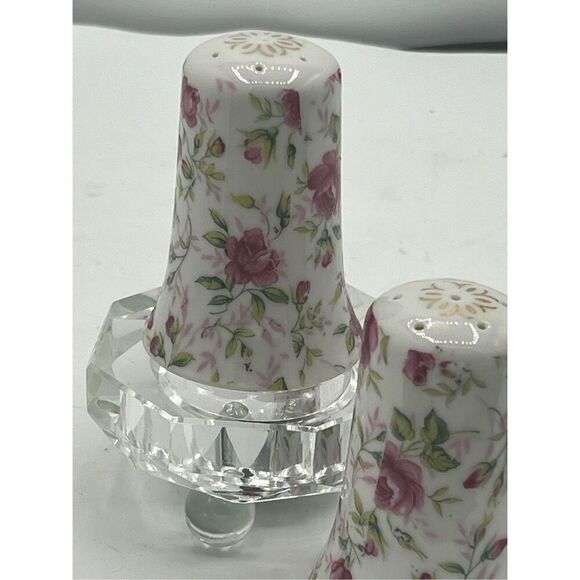 Lefton Salt and Pepper Shakers Rose Chintz 665R Vintage 1944-1955 Collectible - Picture 2 of 4